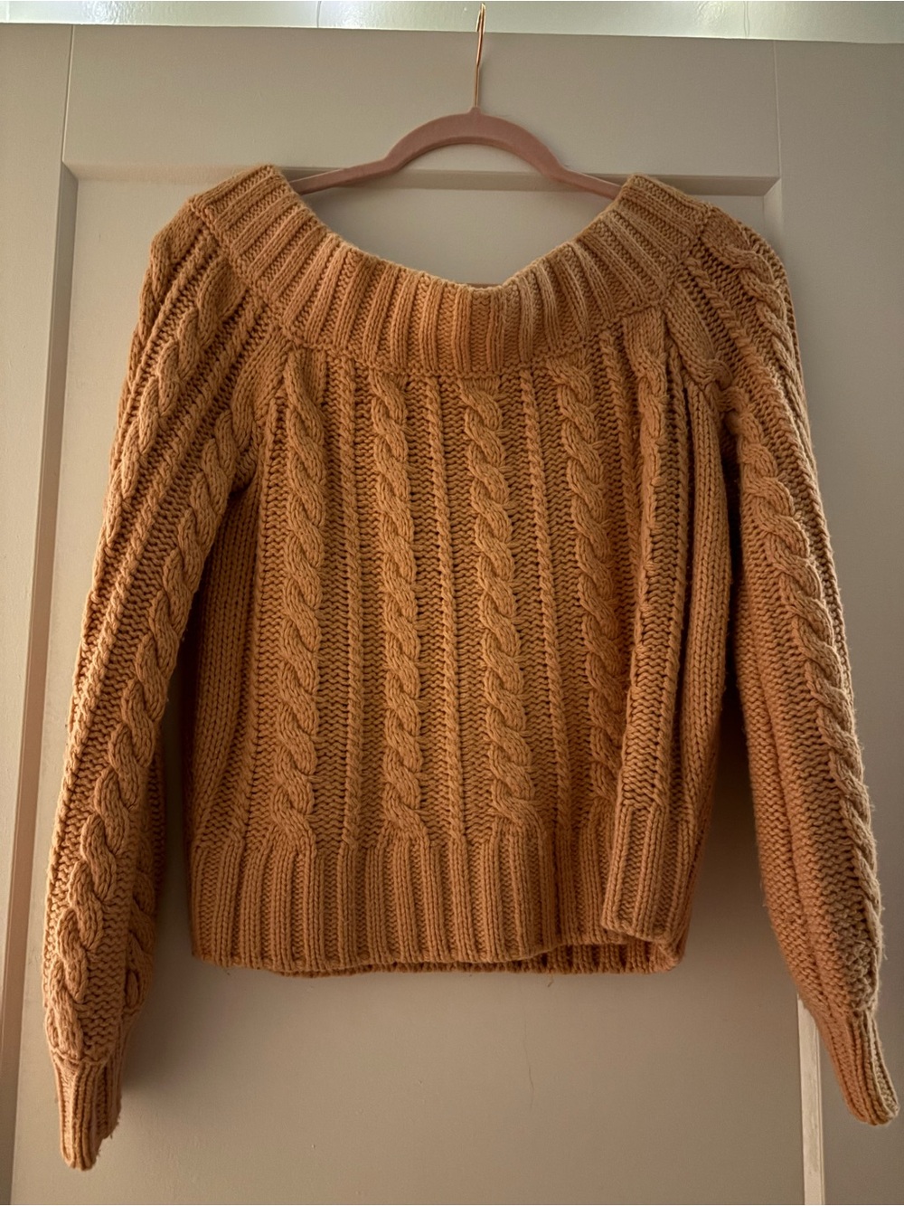 Women's Cable Knit Off-Shoulder Sweater - Dusty Pink